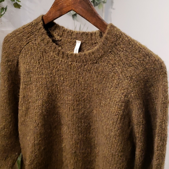 Aritzia Sweaters - Aritzia - Group by Babaton